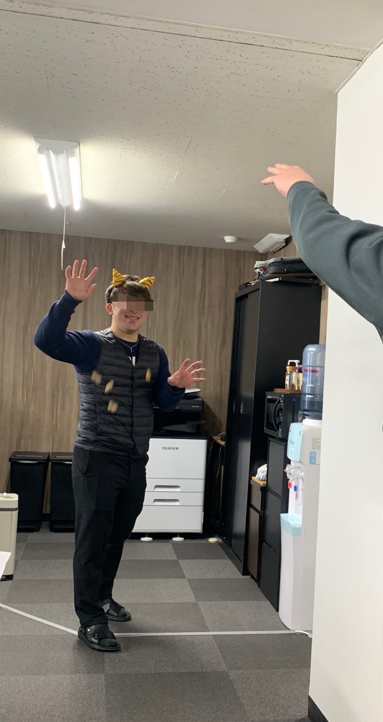 社内で豆まきを行いました｜節分で気持ちも新たに｜株式会社Arrow design